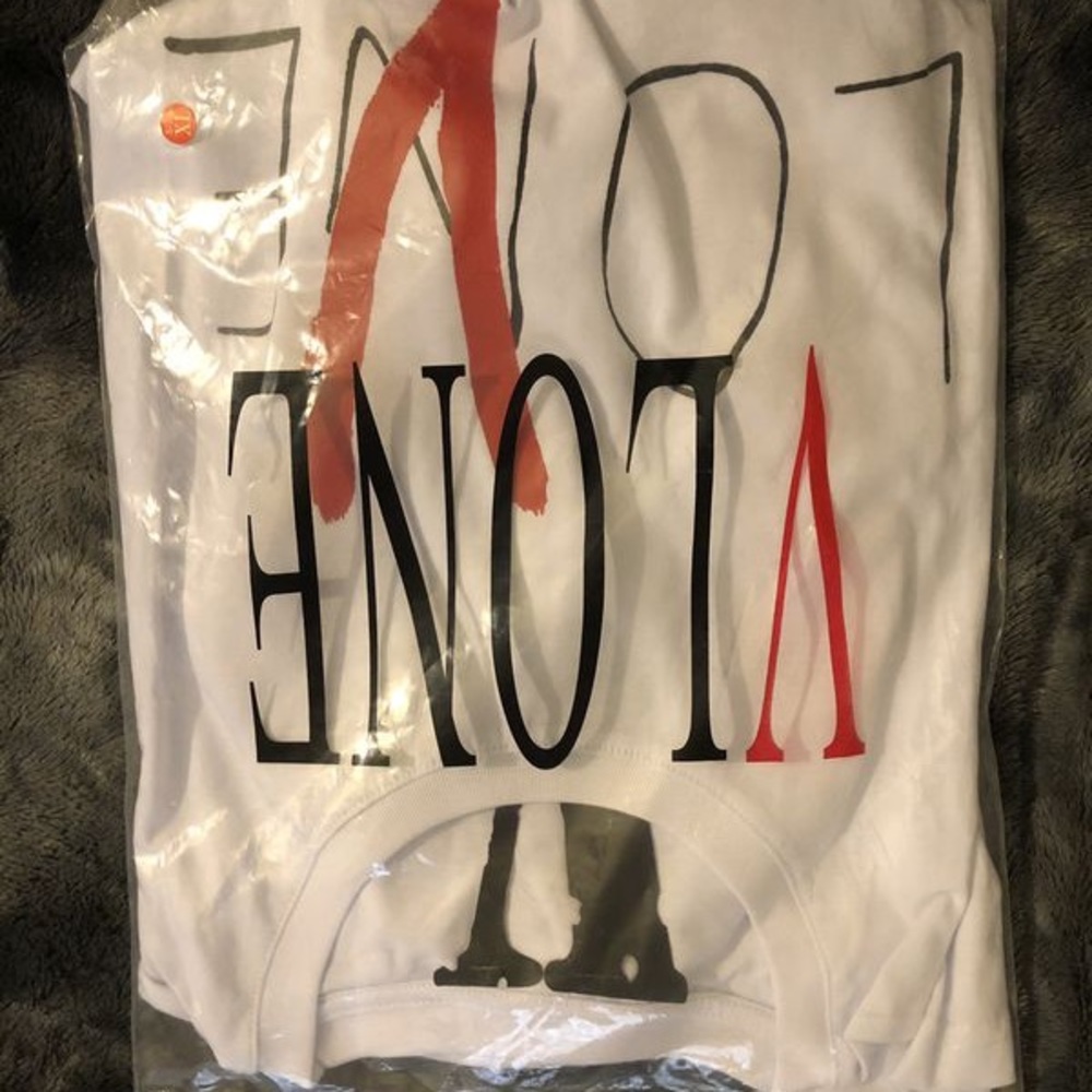 Vlone friends love White & Red crew